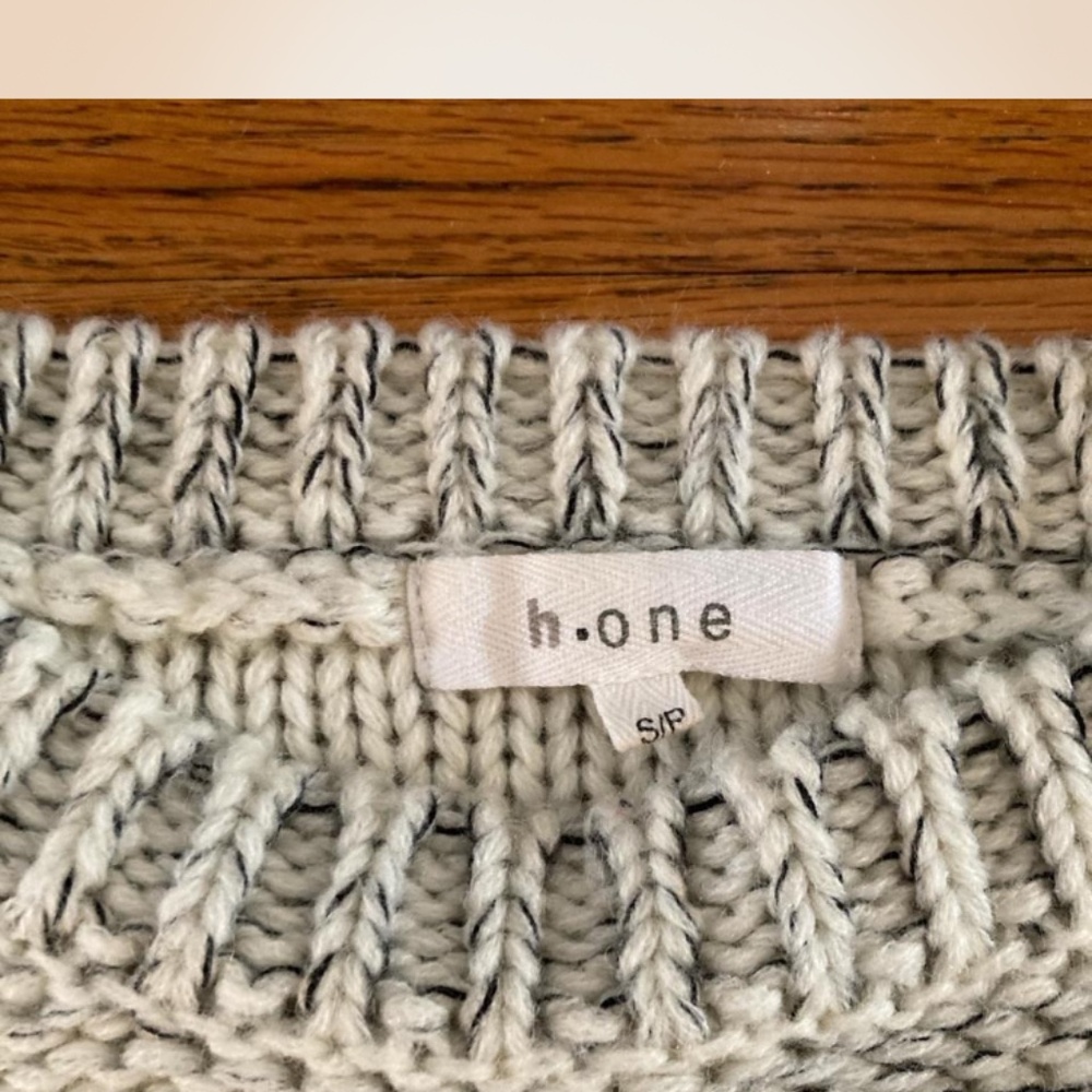 H.ONE Sweatwe - Picture 4 of 4